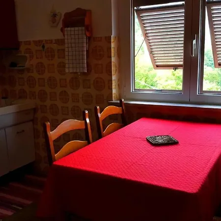 In Caregli Mit Garten Und Grill
