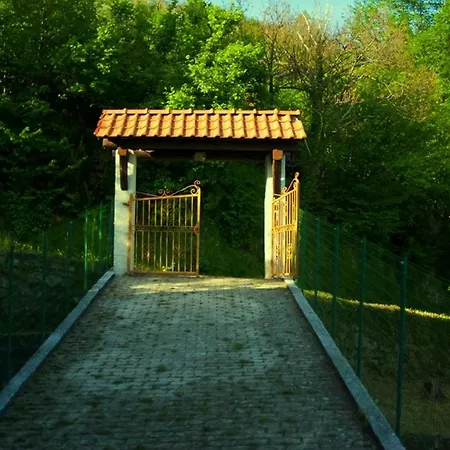 Holiday home In Caregli Mit Garten Und Grill Borzonasca